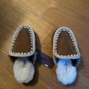 NWT Mou Eskimo Slippers
